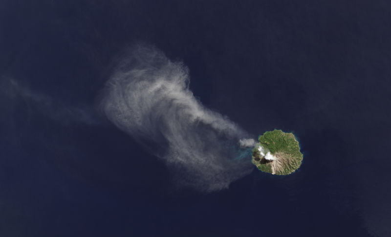 Indonesia's Paluweh volcano sits in a region of colliding tectonic plates—perhaps the formula for glacial periods in geologic history.