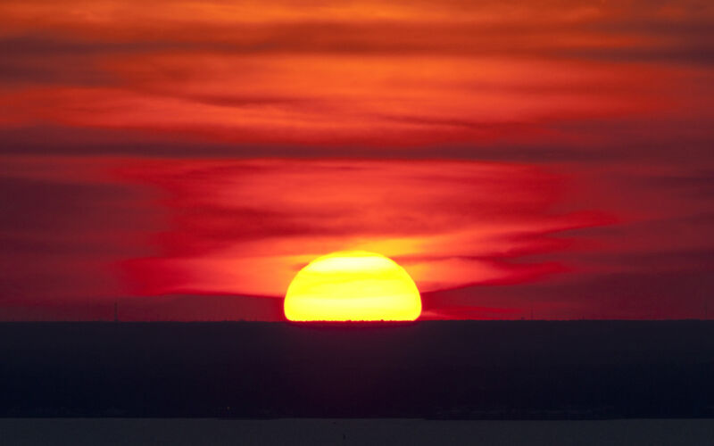 Image of the setting Sun.