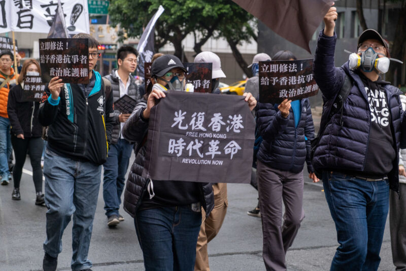 Protesters in Taipei, Taiwan, demonstrate for granting political asylum to Hong Kongers in January 2020.