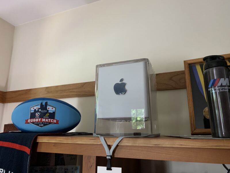 This G4 Cube ran for several years as a headless server until succumbing to the thermal issues that plagued the device from launch. It's now a decoration in Managing Editor Eric Bangeman's office.