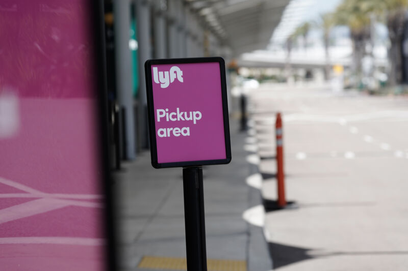 Last-minute California ruling means Uber and Lyft won’t shut down today