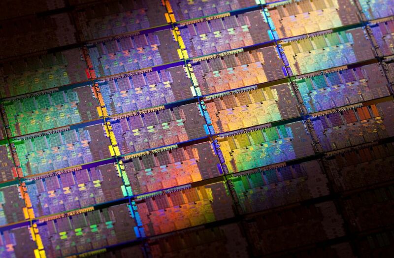 Intel SGX defeated yet again—this time thanks to on-chip power meter