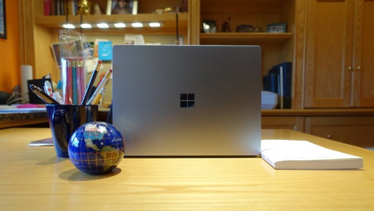 Microsoft Surface Laptop Go