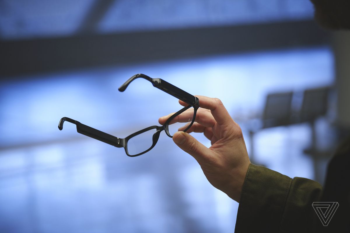 There are tiny speaker holes right in front of your ears on each stem