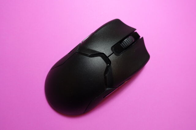 The Razer Viper Ultimate.