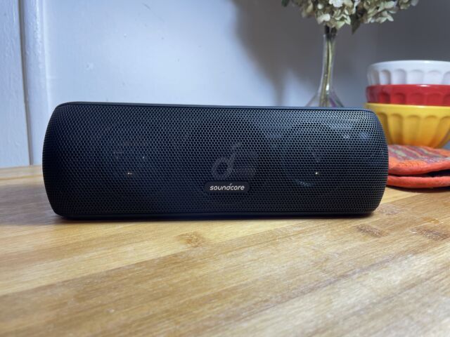 Anker's Soundcore Motion Plus is a full-sounding Bluetooth speaker that won't break the bank.