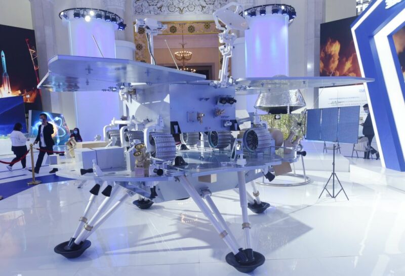 Photo taken on Dec. 4, 2020, shows the model of China's first Mars probe Tianwen-1 lander and Zhurong rover at the Zhejiang International Intelligent Transportation Industry Expo 2020.