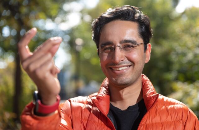 Saad Bhamla demonstrates a friction-based latching mechanism with a snap of his fingers.