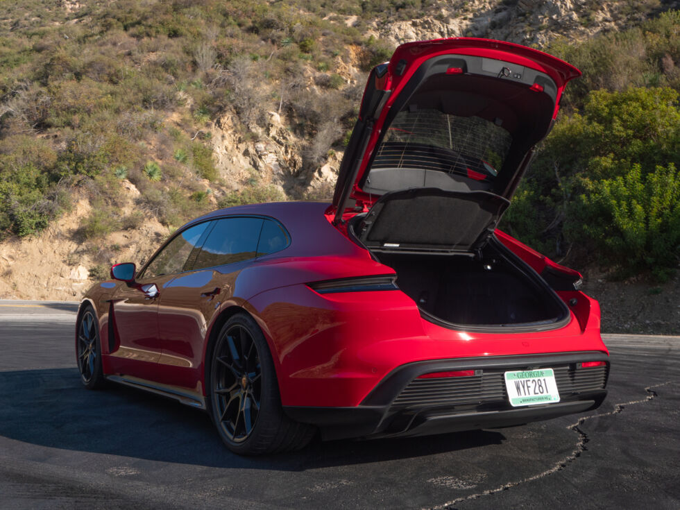 Porsche Taycan GTS Sport Turismo.