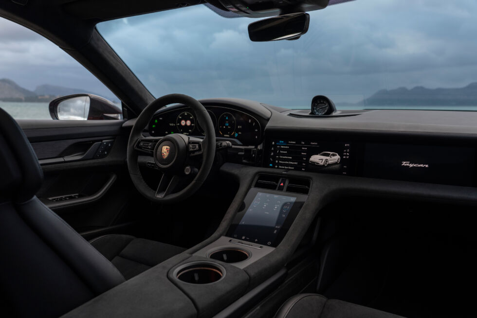 Despite the touchscreen climate controls, I think I prefer this interior to pretty much every other car on sale today. But then I make no secret about being totally in love with the Taycan.