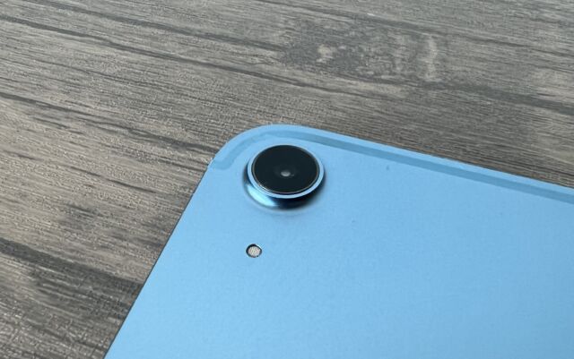 The rear-facing camera on the 2022 iPad Air.