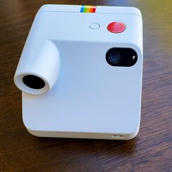 <em>The back of the Polaroid Go.</em>“></noscript> </a> <span class=