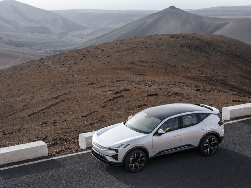 The Polestar 3's bodywork has been optimized in the wind tunnel.