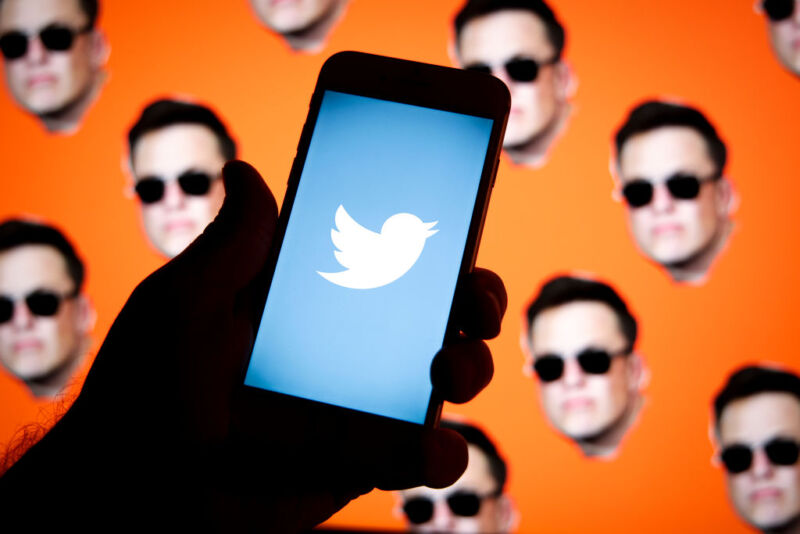 Musk to gut Twitter infrastructure, cut costs by $1B annually