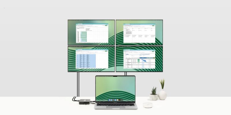 PLUGABLE USB-C OR USB 3.0 QUAD HDMI ADAPTER