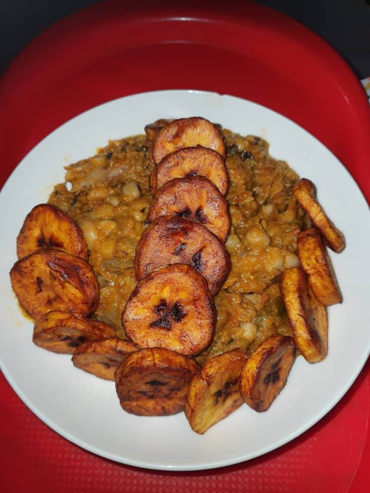 Beans and fried plantain