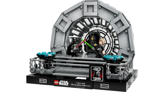 Star Wars Emperor's Throne Room Diorama from Lego.