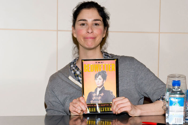 Sarah Silverman attends <em>The Bedwetter</em> book signing at the Barnes and Noble Union Square in New York City.”><figcaption class=