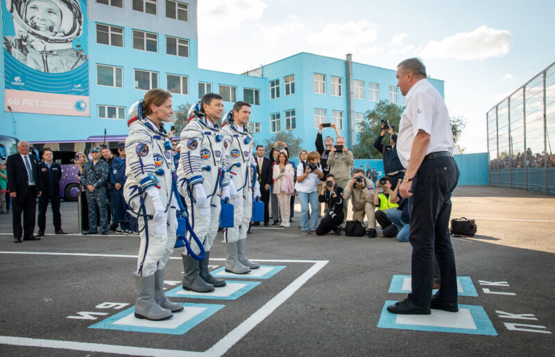 NASA Astronaut Loral O'Hara, Russian commander Oleg Kononenko, and cosmonaut Nikolai Chub prepare for launch September 15 at the Baikonur Cosmodrome in Kazakhstan.