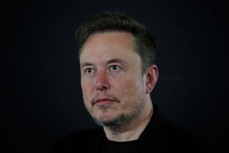 100+ researchers say they stopped studying X, fearing Elon Musk might sue them