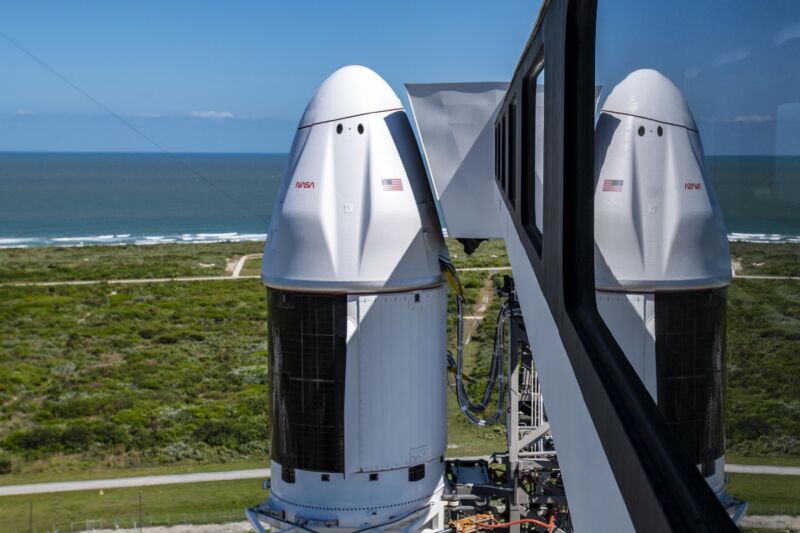 SpaceX’s workhorse launch pad now has the accoutrements for astronauts