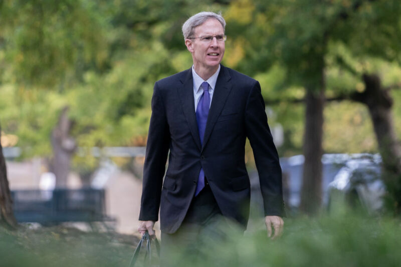 John Schmidtlein, partner at Williams & Connolly LLP and lead litigator for Alphabet Inc.'s Google, arrives to federal court in Washington, DC, US, on Monday, Oct. 2, 2023.