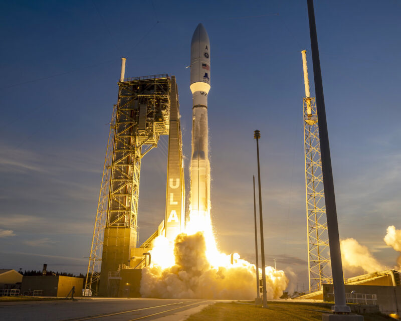 Liftoff of ULA's Atlas V rocket on the US Space Force's USSF-51 mission.