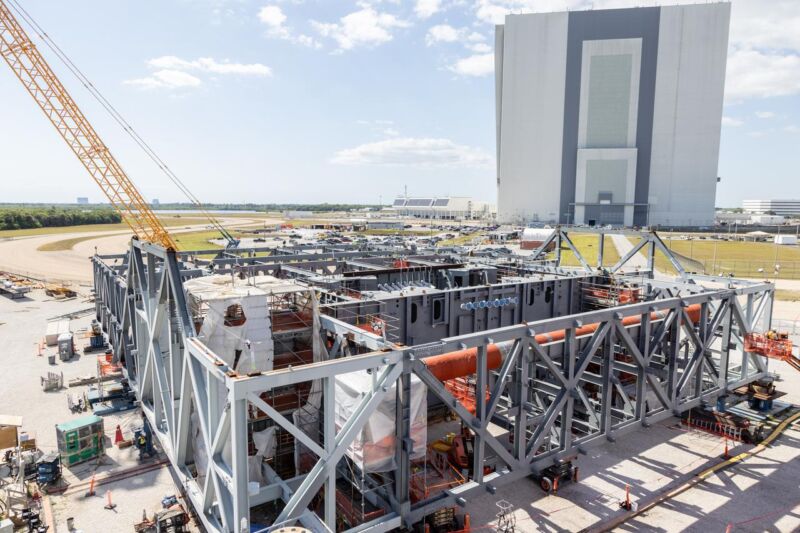 Teams with NASA’s Exploration Ground Systems Program and primary contractor Bechtel National, Inc. continue construction on the base of the platform for the new mobile launcher at Kennedy Space Center in Florida on Wednesday, April 24, 2024.