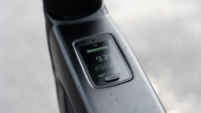 The Trek FX+7's LCD screen show the charge remaining in the bike.